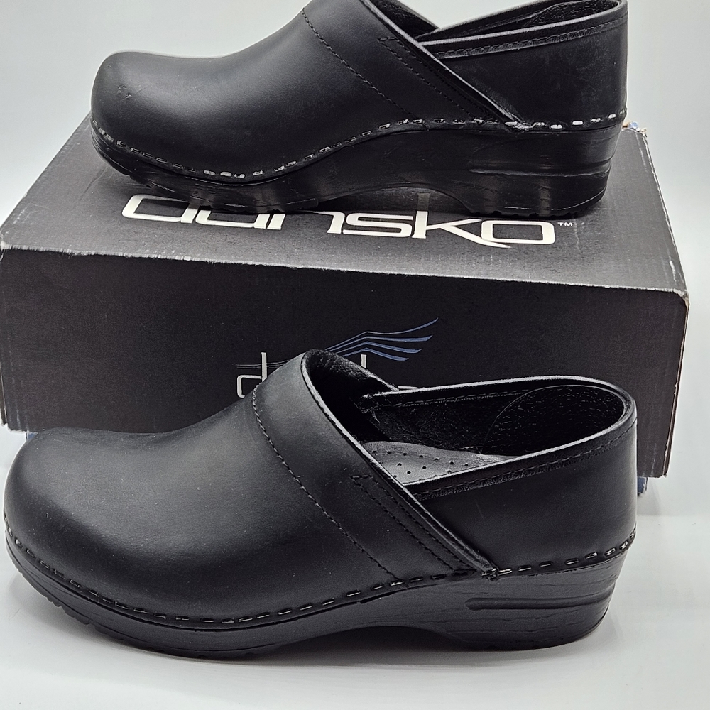 Dansko pro oiled leather black clog size 37 NARROW US size 6.5/7 in box